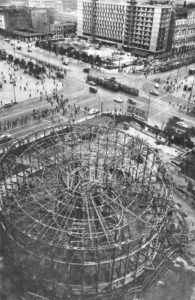 Budowa Rotundy PKO, ok. 1966.