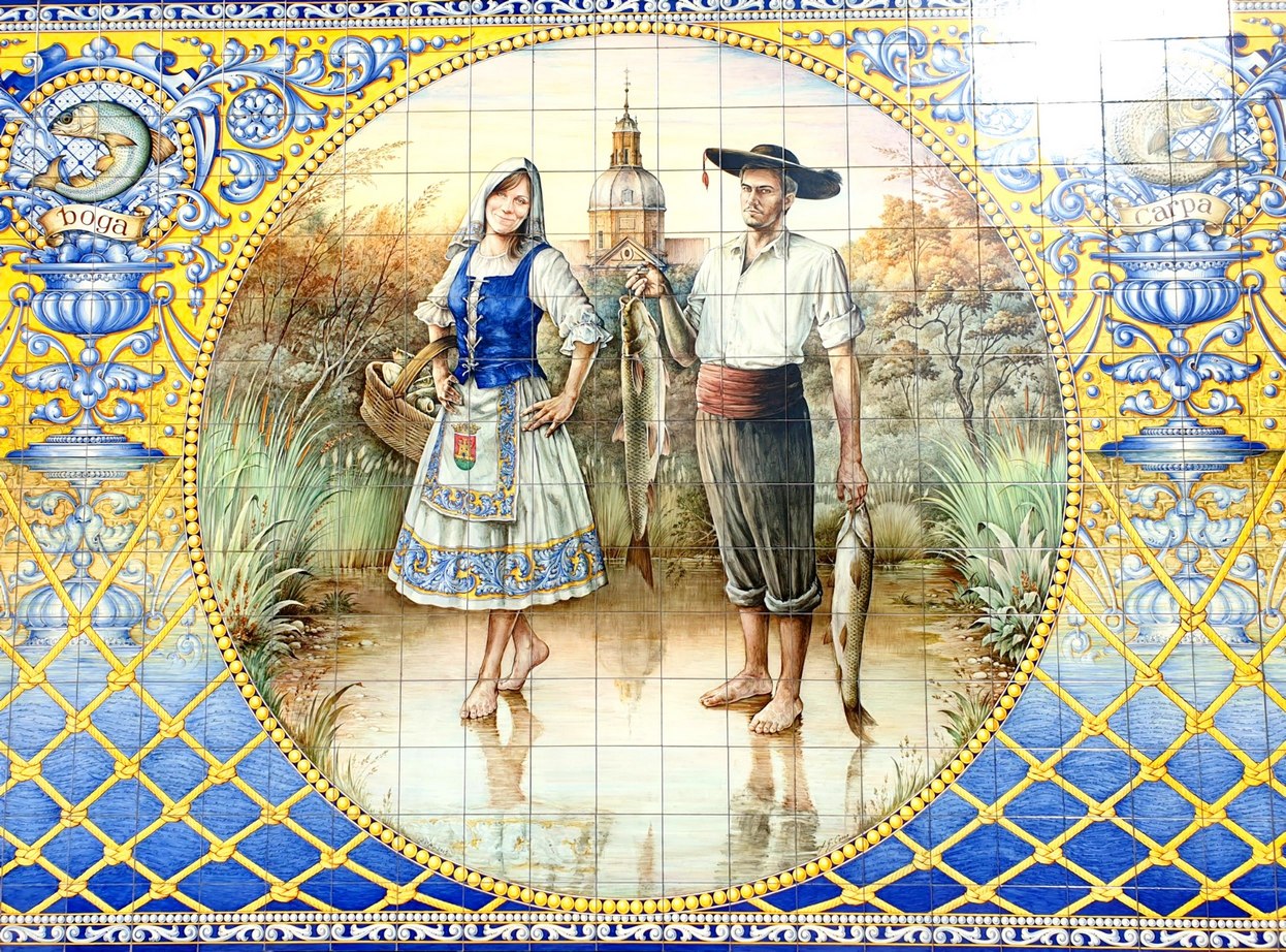 "Rybacy", panel ceramiczny Antonio Garcii Cerro, fot. D. Łasisz